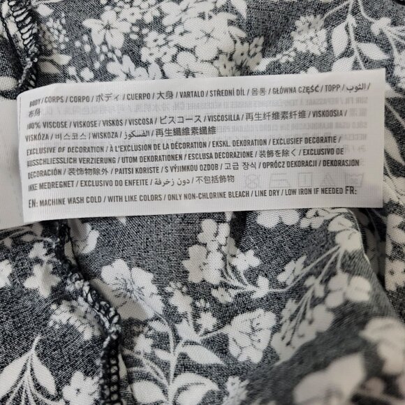 Hollister Black Floral Viscose Sleeveless Blouse Cami Faux Button Boxy Size M - Picture 8 of 9